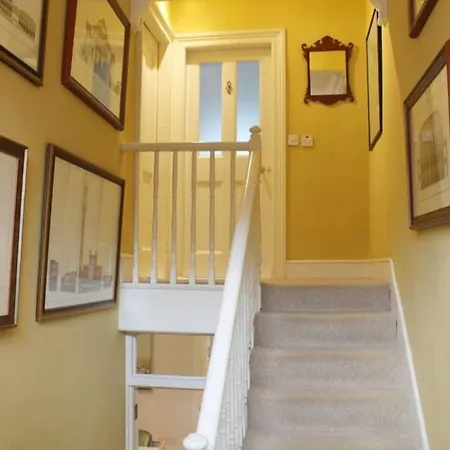 شقة Tastefully Decorated Ensuite Br In Quiet Area