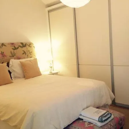 Apartament Tastefully Decorated Ensuite Br In Quiet Area *